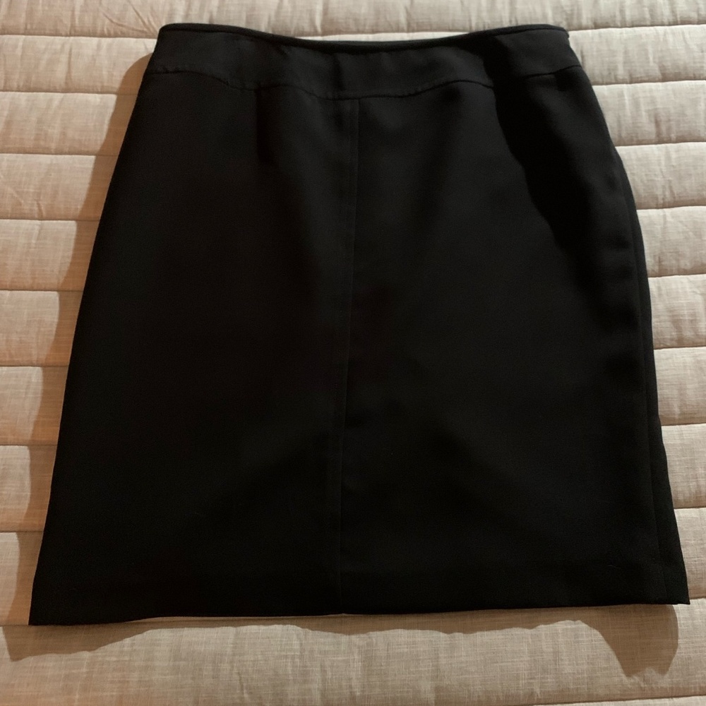 Jones Studio Black Skirt  Size 16  Worn once!